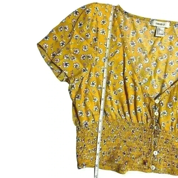 Forever 21 yellow white smocked floral print cropped v neck short sleeve top L - Picture 7 of 8